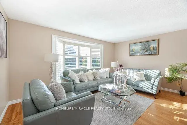 Photo 10 of 483 Labrador Drive, Oshawa, Donevan — HOMEH