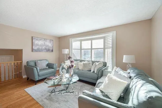 Photo 11 of 483 Labrador Drive, Oshawa, Donevan — HOMEH