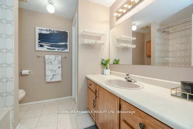 Photo 29 of 483 Labrador Drive, Oshawa, Donevan — HOMEH
