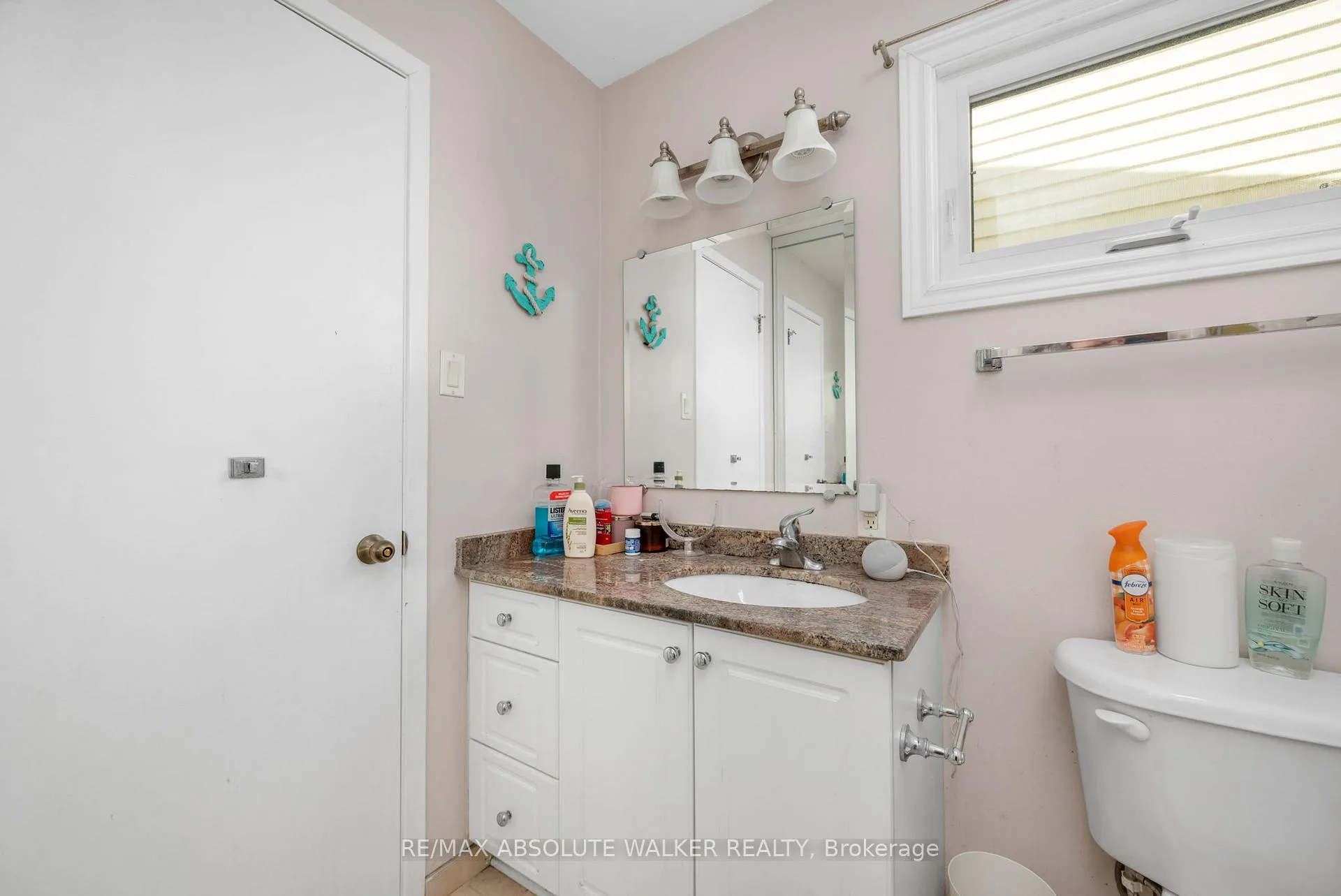 Photo 15 of 1033 Arrowhead Place, Ottawa, Convent Glen — HOMEH
