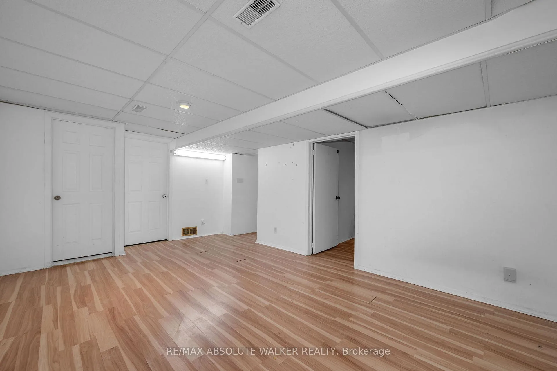 Photo 17 of 1033 Arrowhead Place, Ottawa, Convent Glen — HOMEH