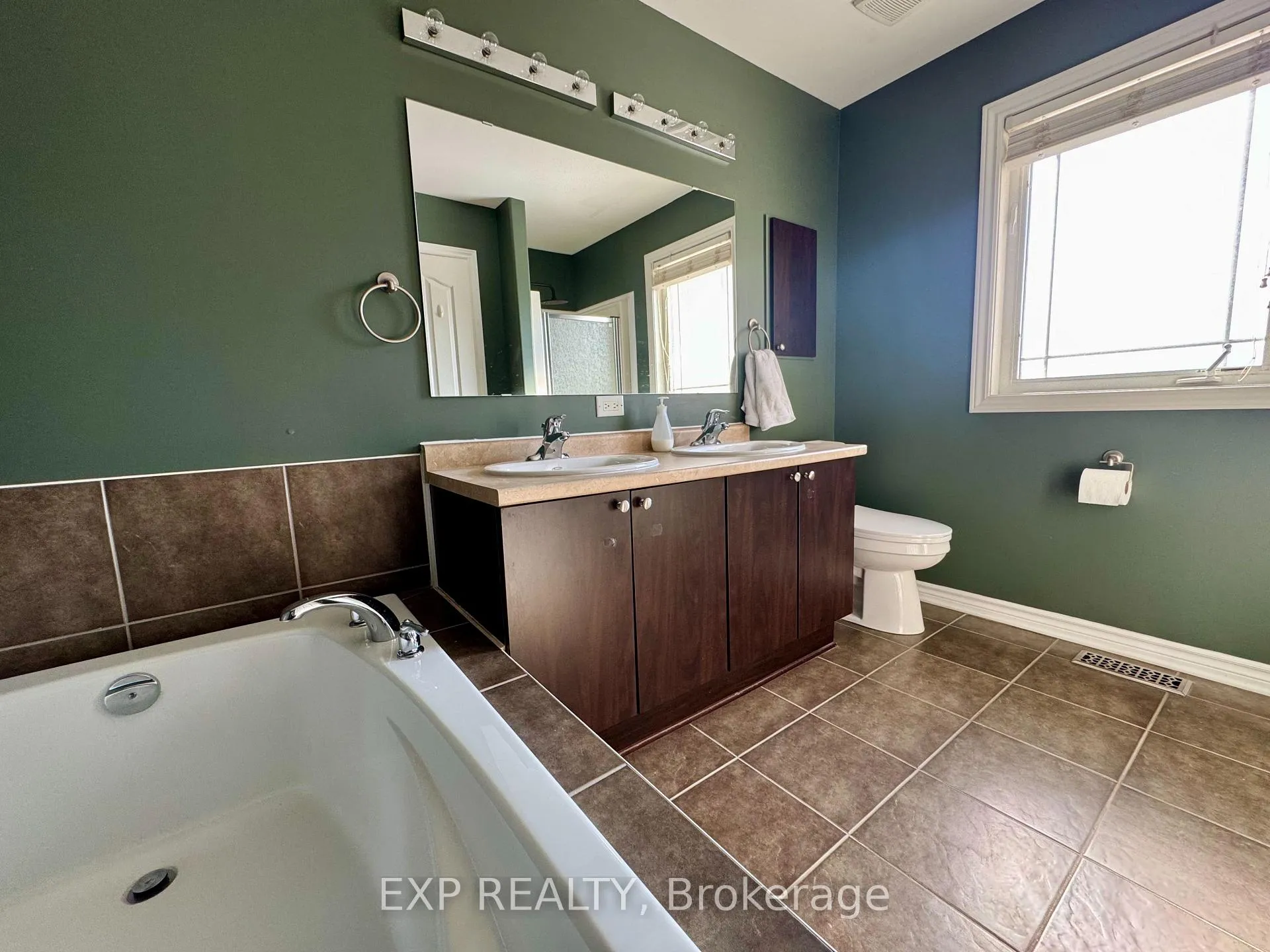 Photo 8 of 963 Linaria Walk, Ottawa, Notting Hill/Summerside — HOMEH