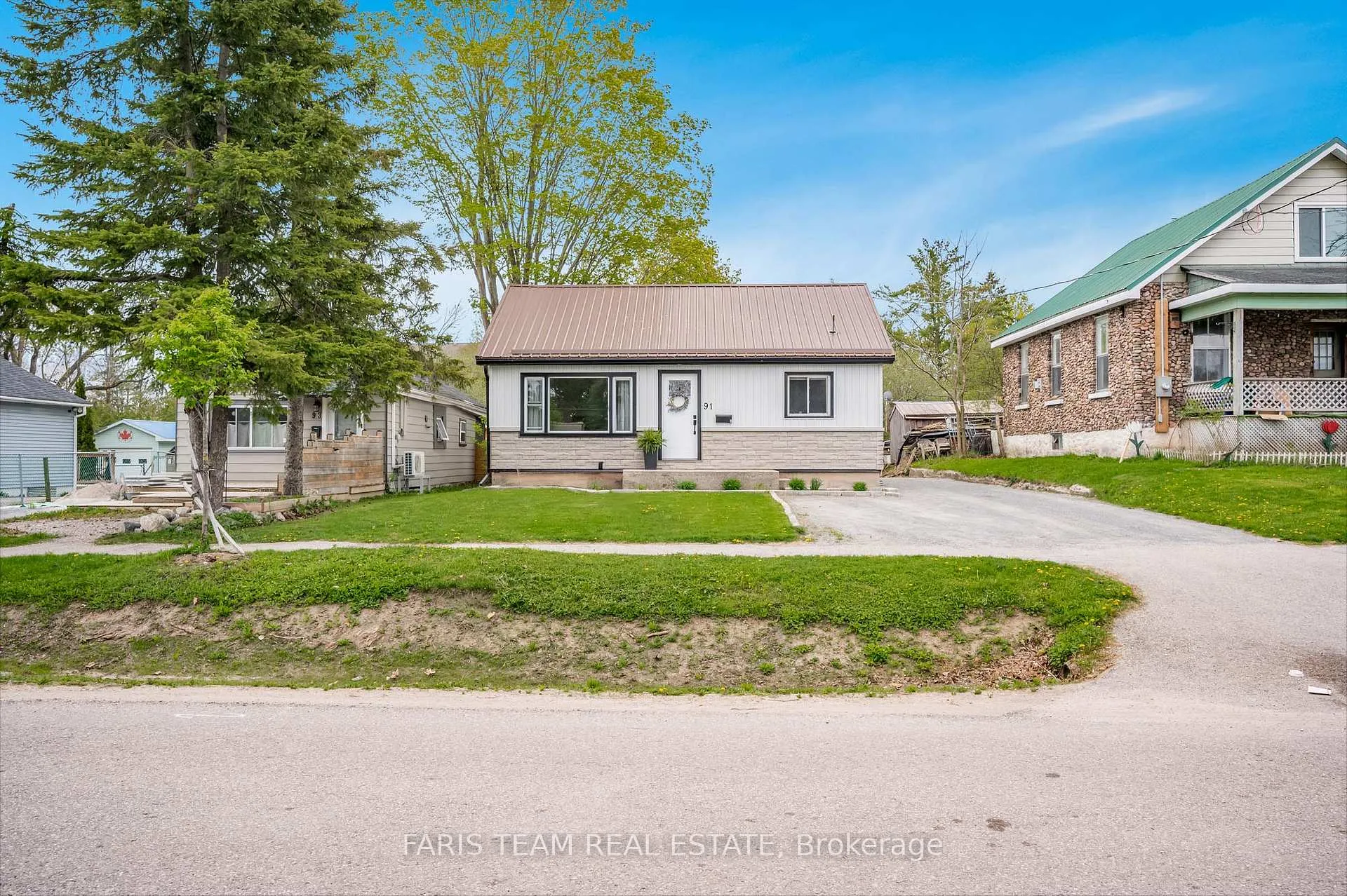 Photo 2 of 91 Bond Street, Orillia — HOMEH