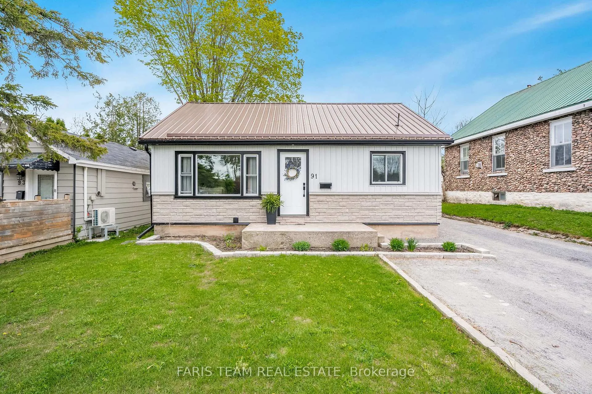 Photo 3 of 91 Bond Street, Orillia — HOMEH