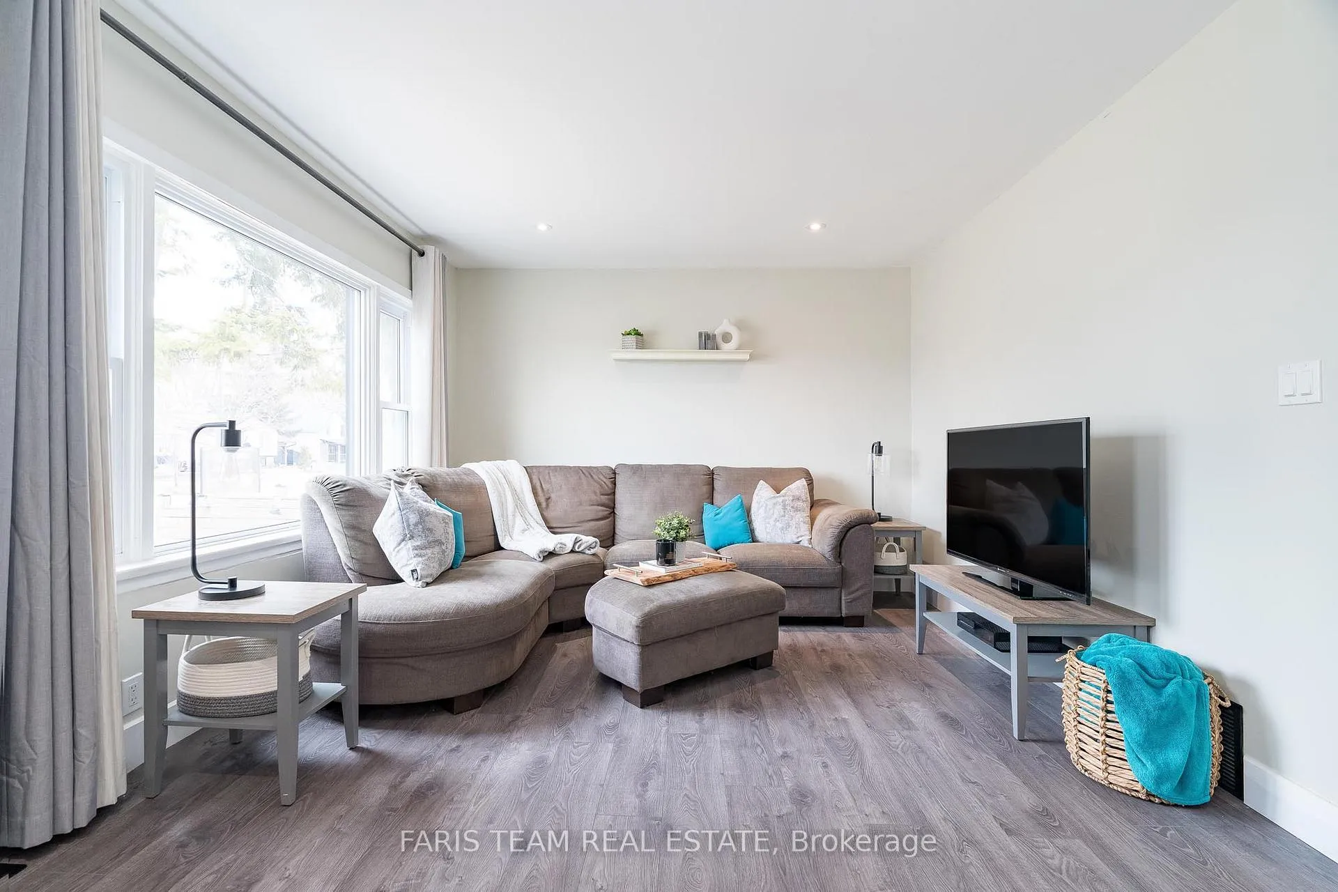 Photo 9 of 91 Bond Street, Orillia — HOMEH
