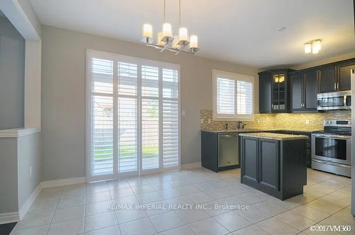 Photo 9 of 16 Martinau Drive, Markham, Greensborough — HOMEH