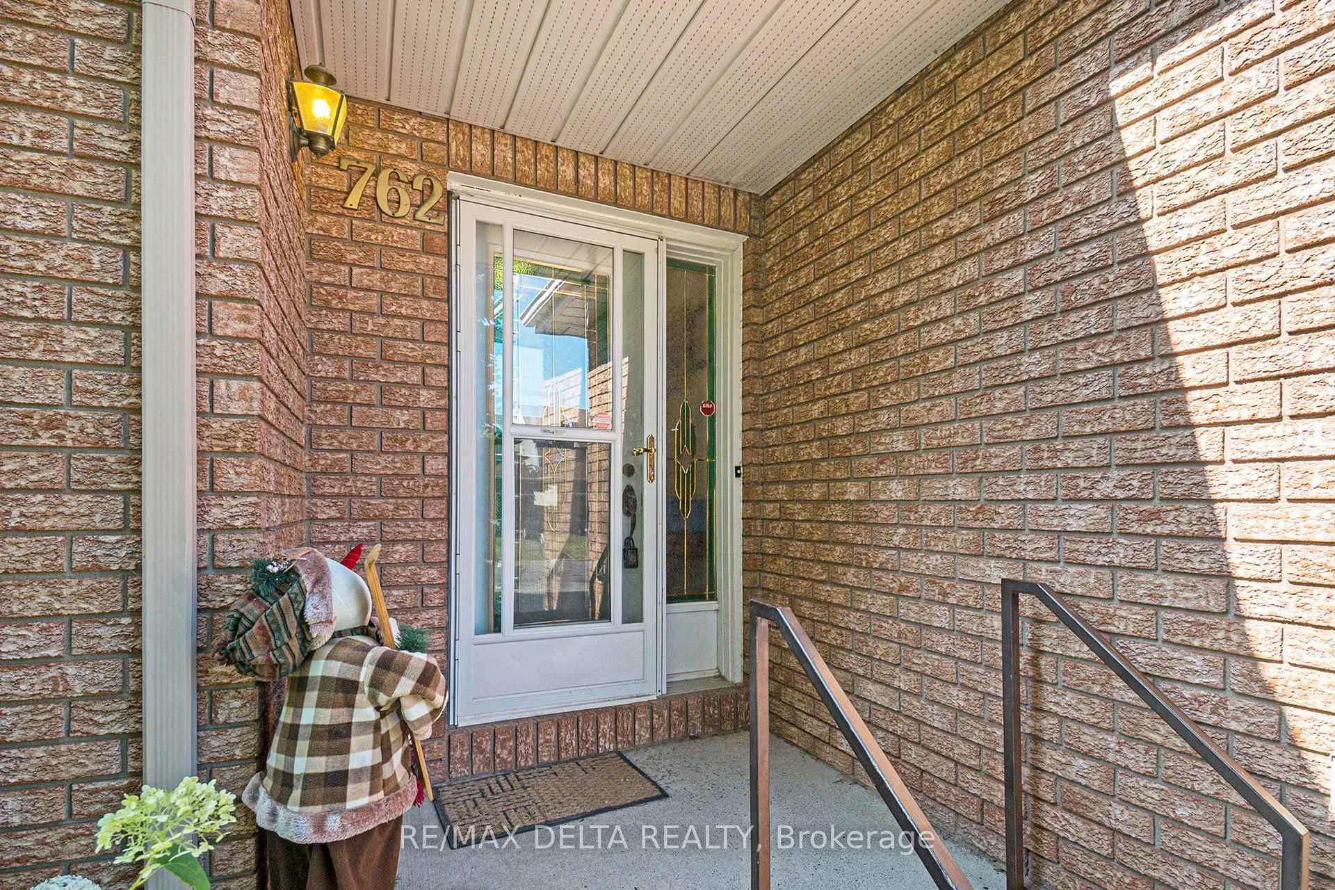 Photo 2 of 762 Adencliffe Drive, Ottawa, Fallingbrook/Ridgemount — HOMEH