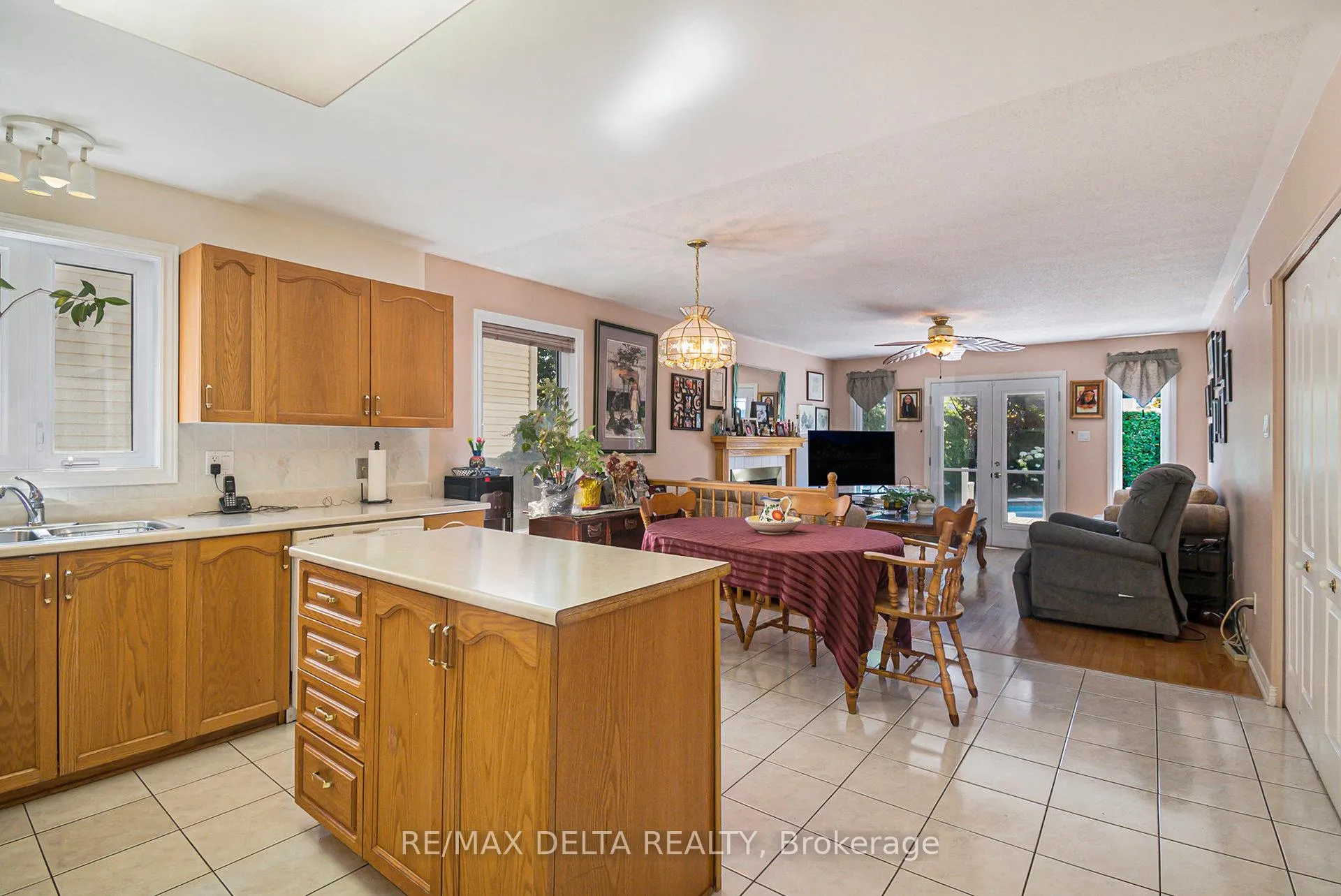 Photo 9 of 762 Adencliffe Drive, Ottawa, Fallingbrook/Ridgemount — HOMEH