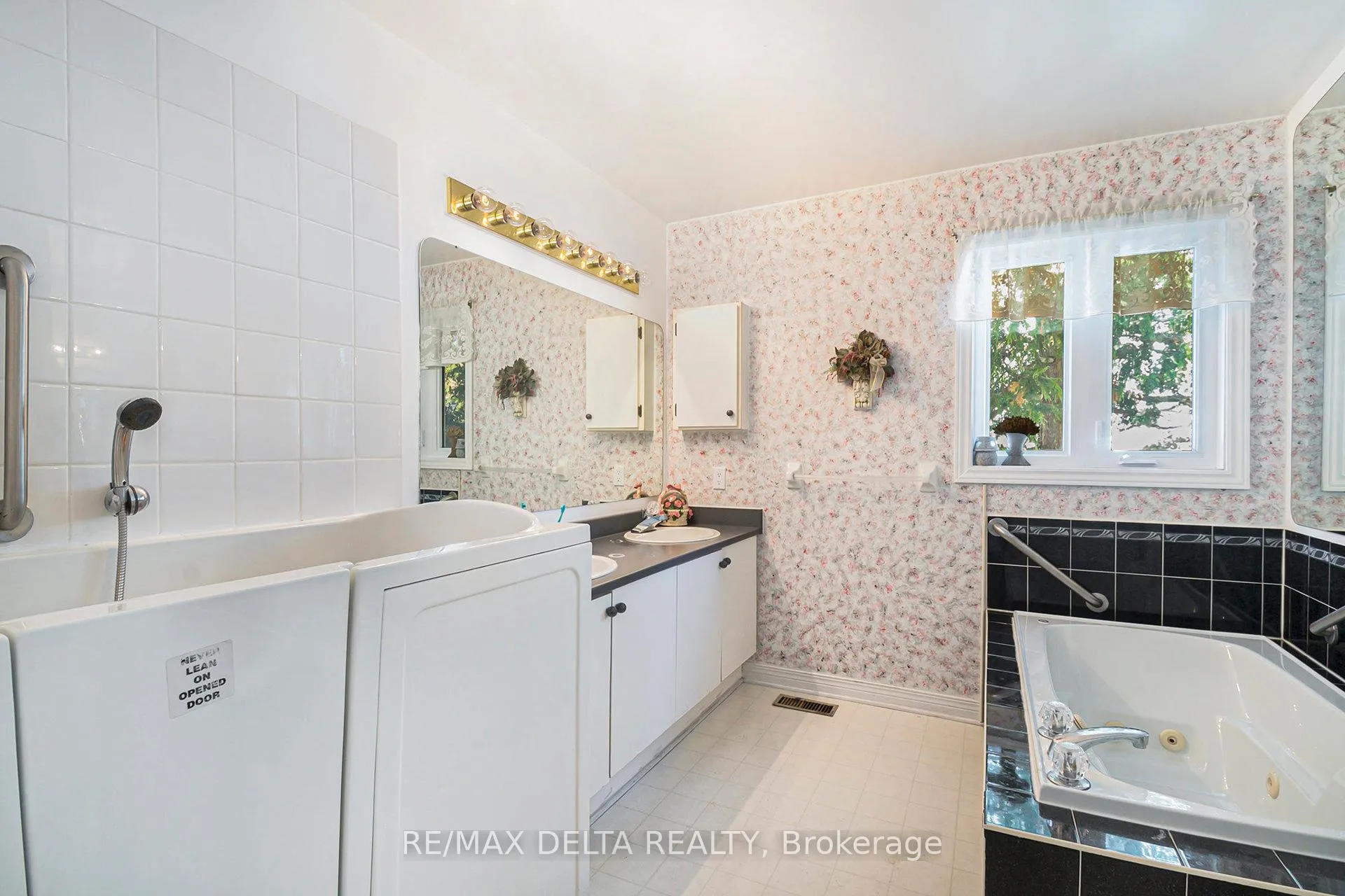 Photo 11 of 762 Adencliffe Drive, Ottawa, Fallingbrook/Ridgemount — HOMEH
