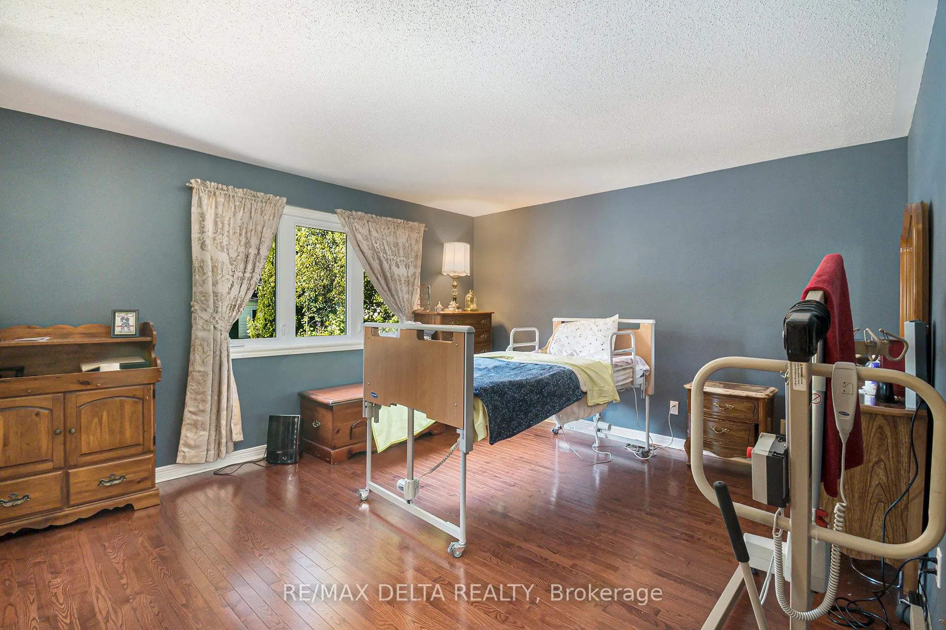 Photo 13 of 762 Adencliffe Drive, Ottawa, Fallingbrook/Ridgemount — HOMEH