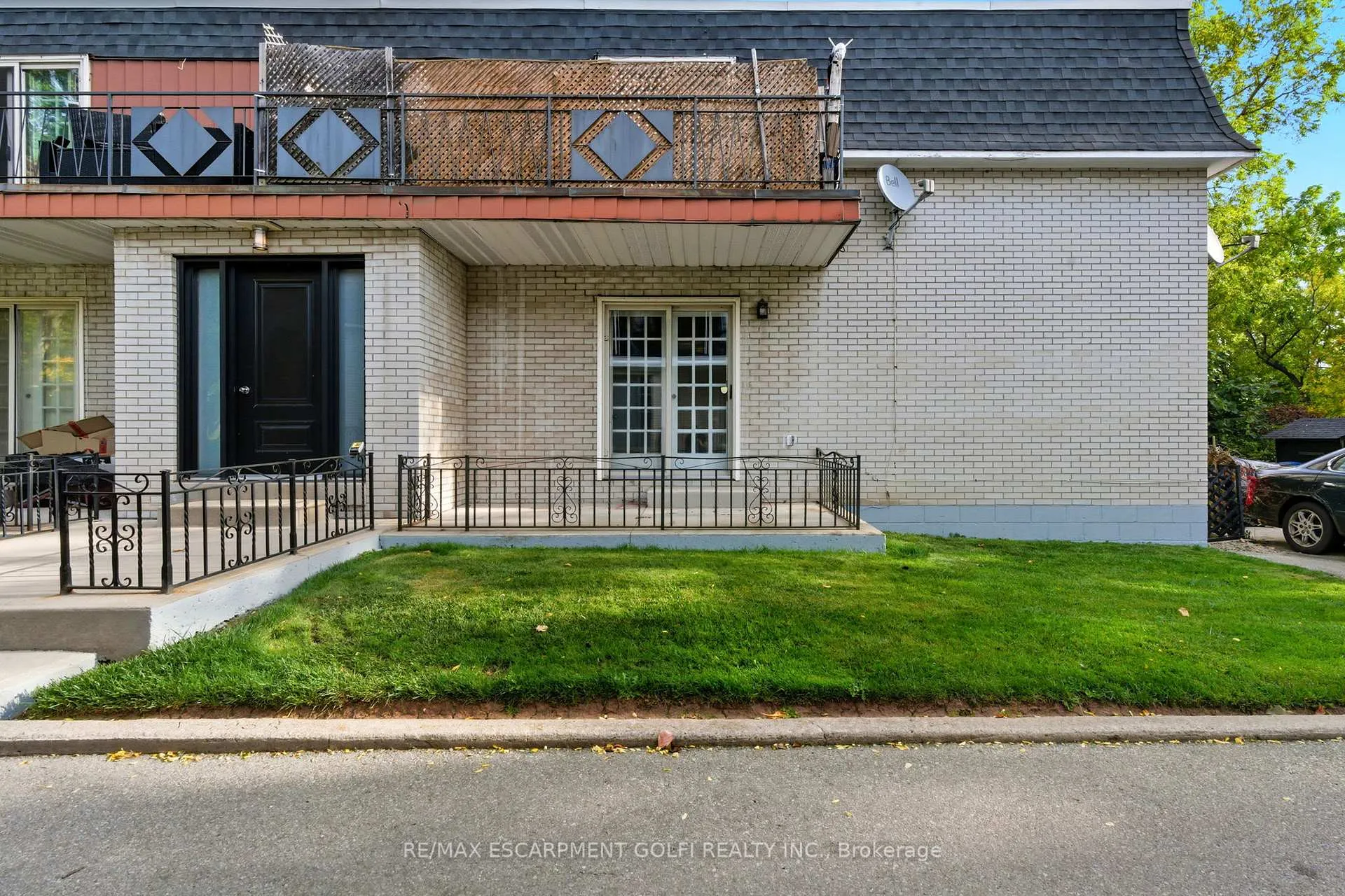 Front of Unit 2, 2312 Hixon Street