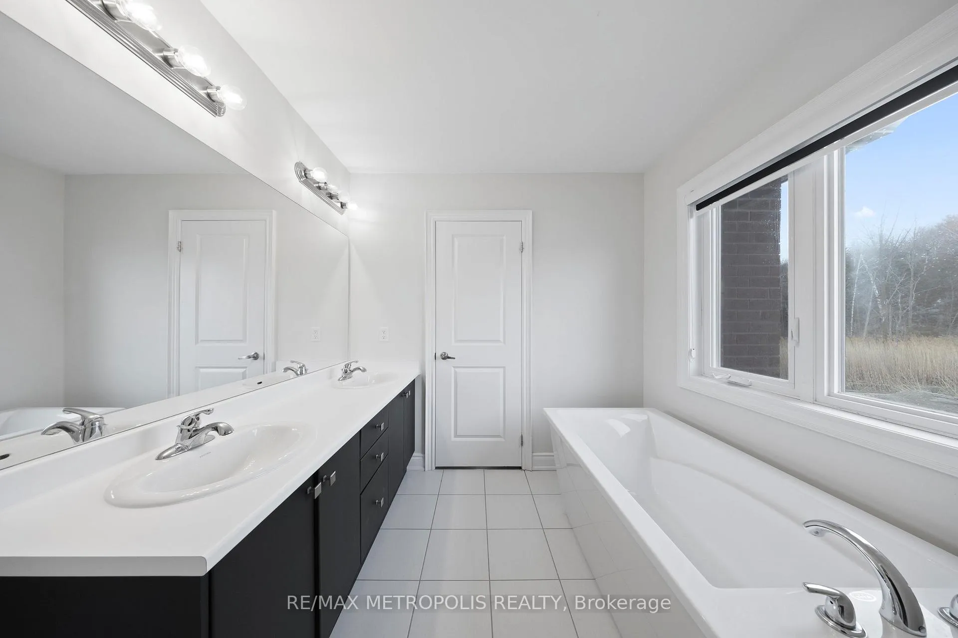 Photo 23 of 147 Kennedy Boulevard, New Tecumseth, Rural New Tecumseth — HOMEH