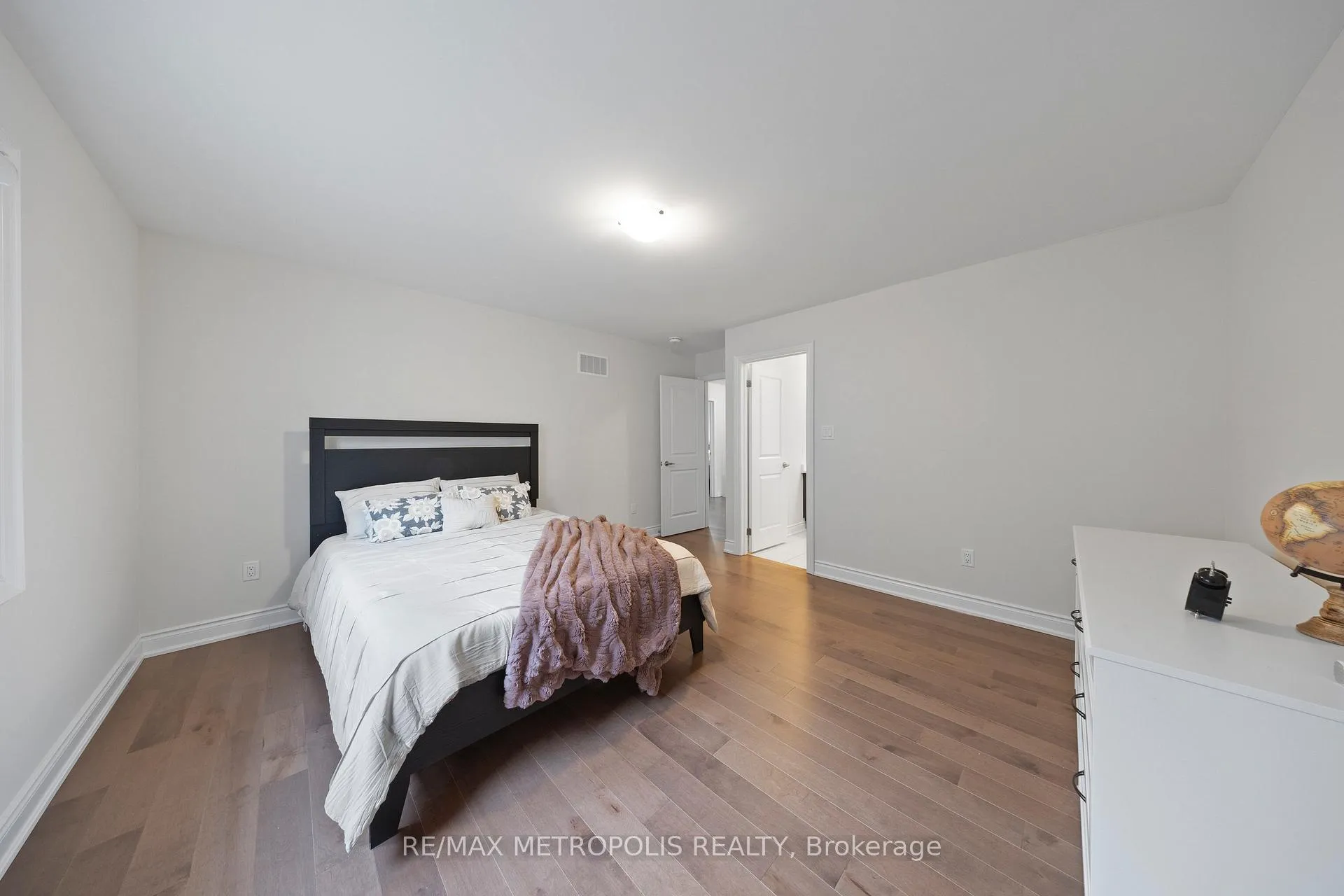 Photo 31 of 147 Kennedy Boulevard, New Tecumseth, Rural New Tecumseth — HOMEH