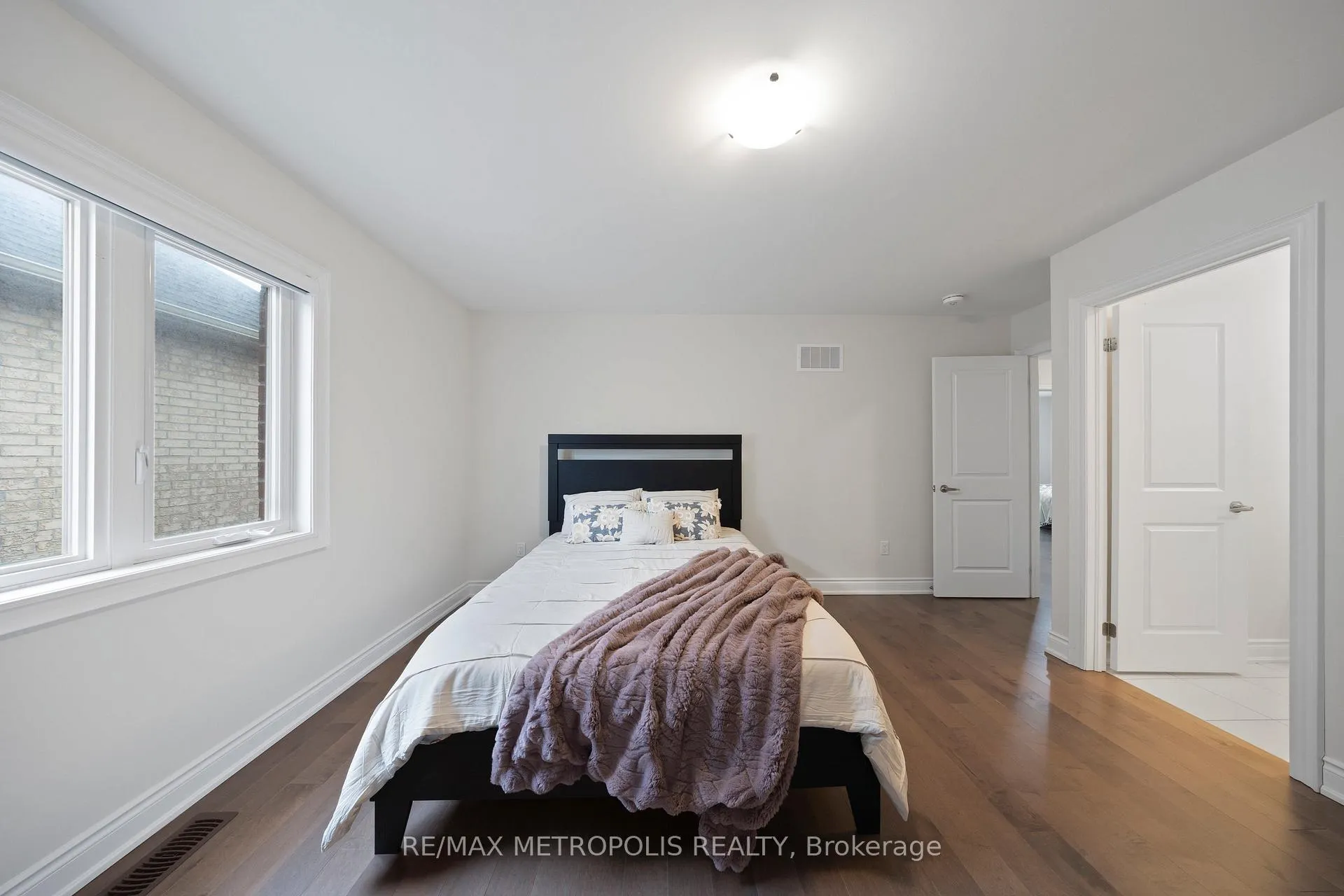 Photo 32 of 147 Kennedy Boulevard, New Tecumseth, Rural New Tecumseth — HOMEH