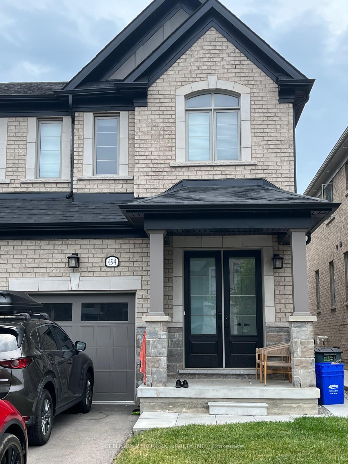 Photo 5 of 494 Parent Place E, Milton, Ford — HOMEH