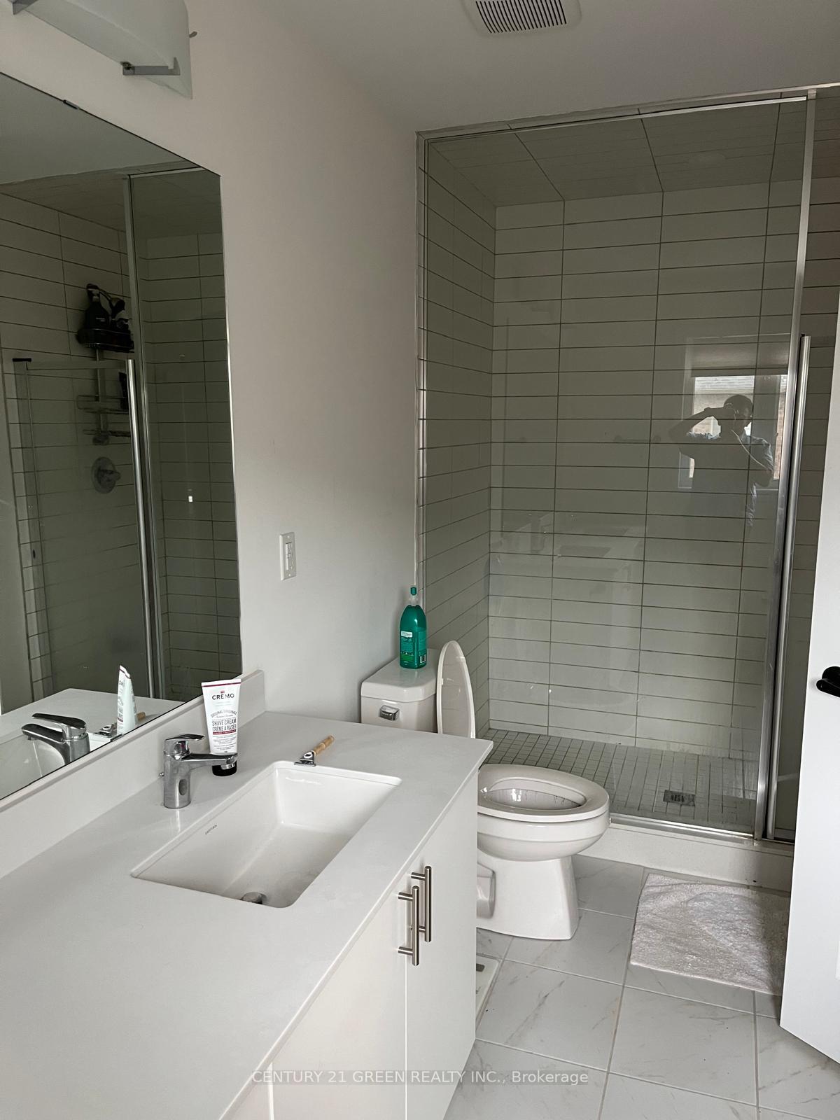 Photo 16 of 494 Parent Place E, Milton, Ford — HOMEH