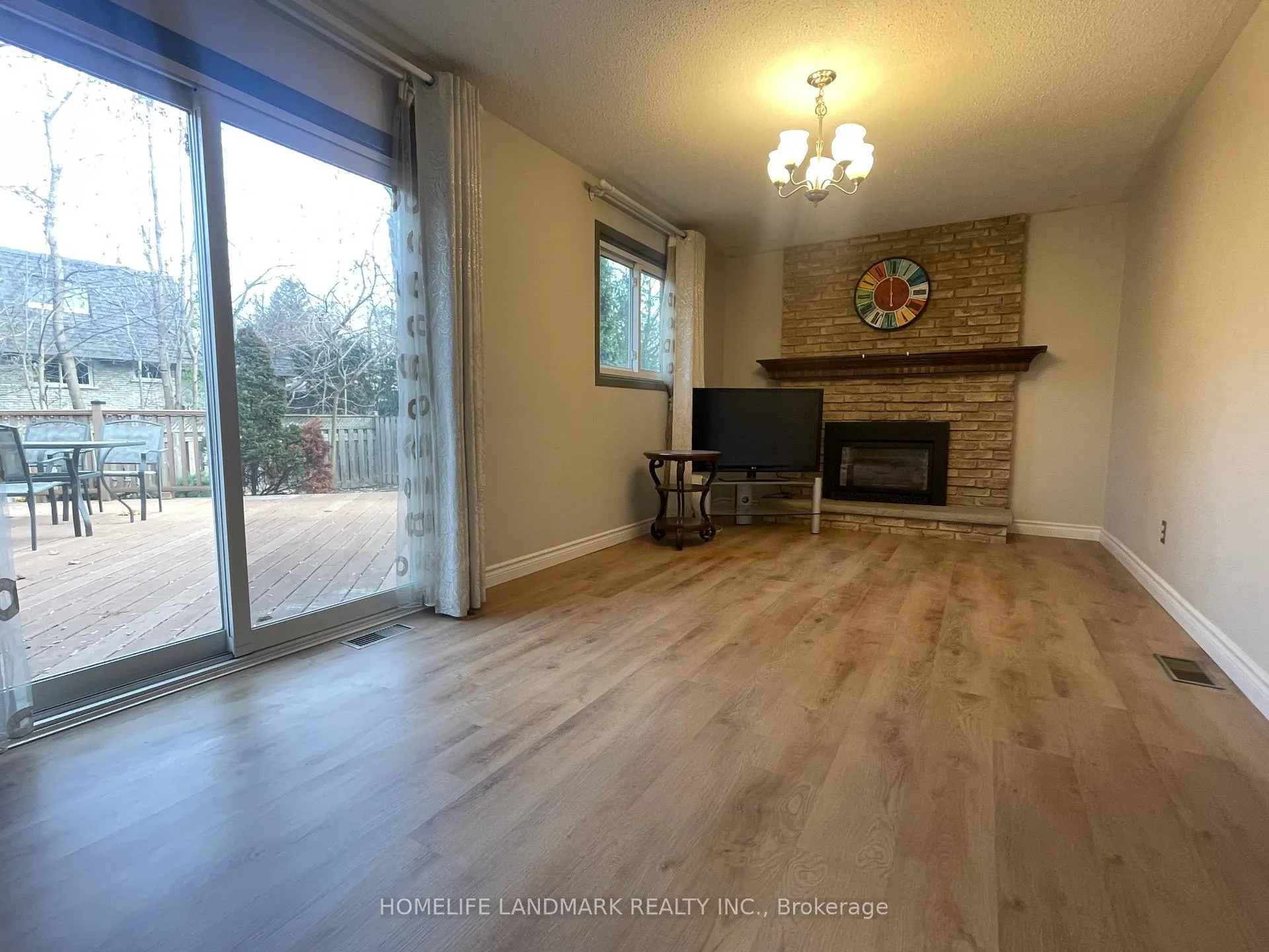 Photo 5 of 2149 Constance Drive, Oakville, Ford — HOMEH
