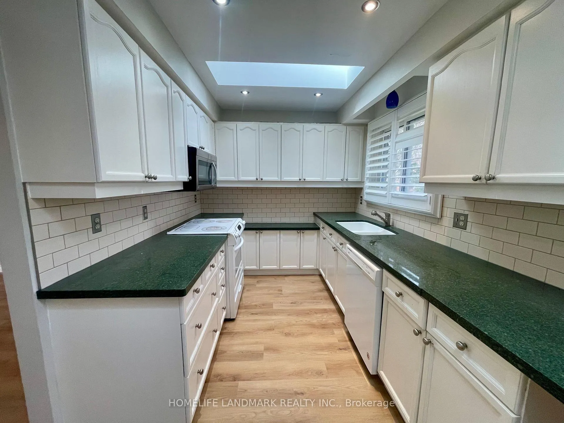 Photo 10 of 2149 Constance Drive, Oakville, Ford — HOMEH