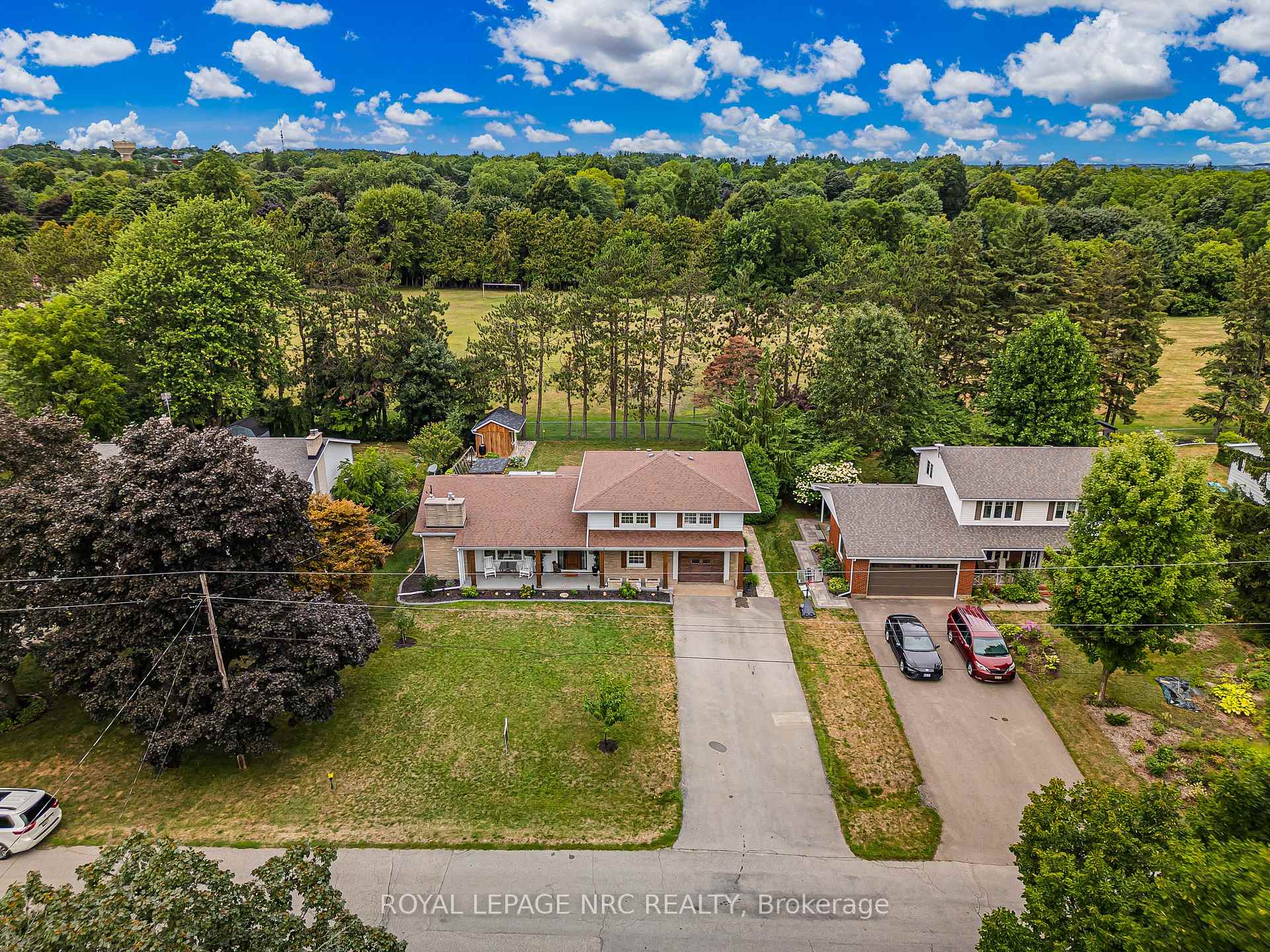 Photo 2 of 17 Damude Drive, Pelham, Fonthill — HOMEH