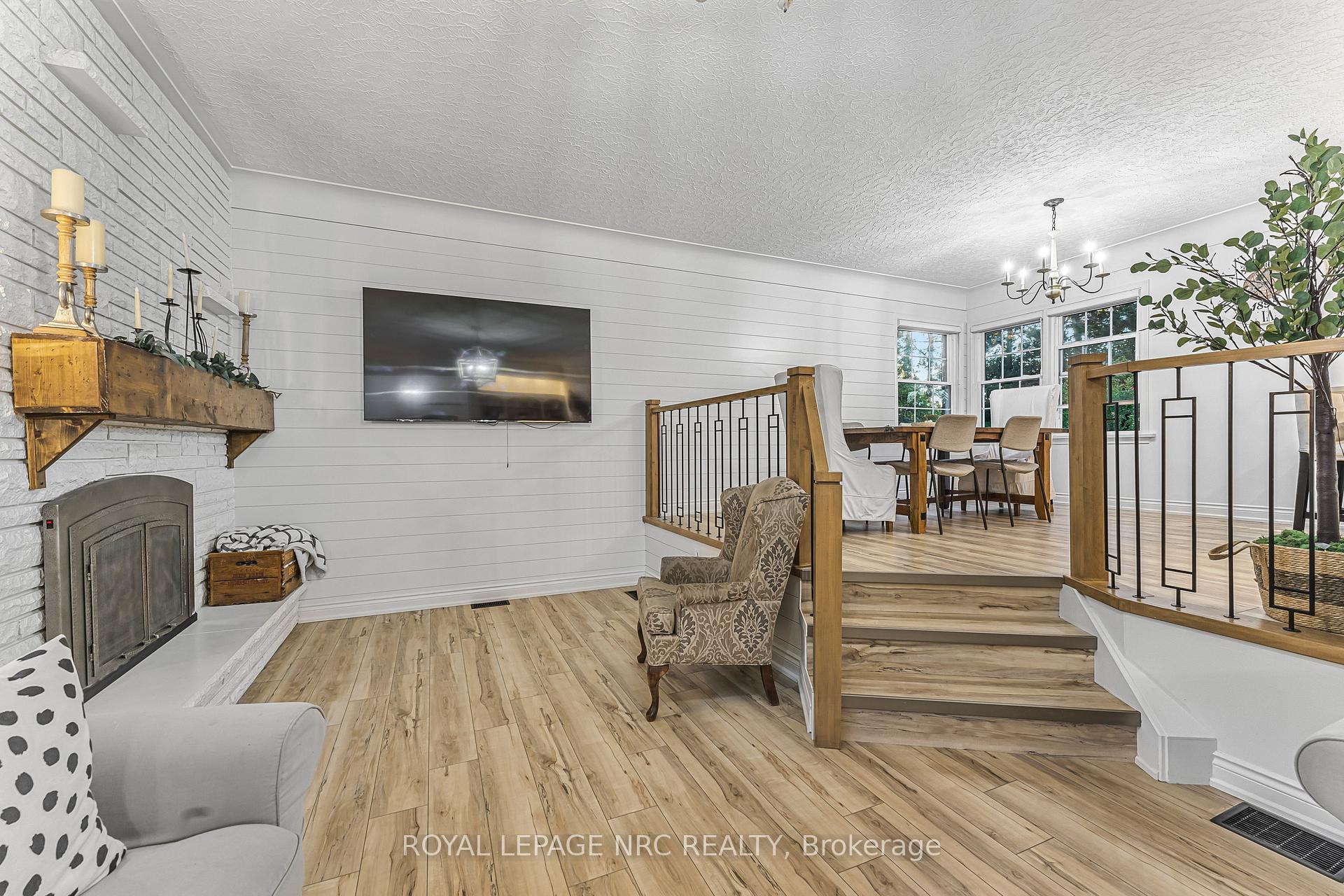 Photo 7 of 17 Damude Drive, Pelham, Fonthill — HOMEH