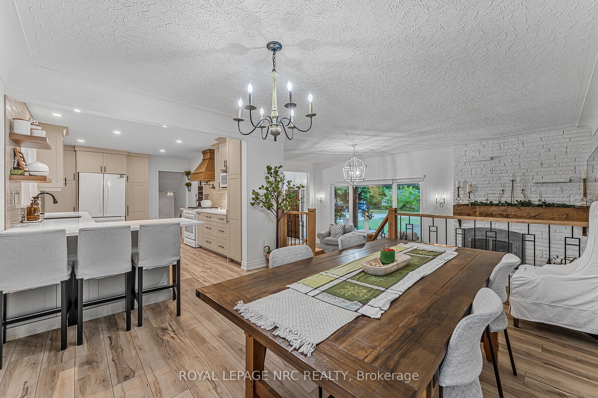 Photo 10 of 17 Damude Drive, Pelham, Fonthill — HOMEH