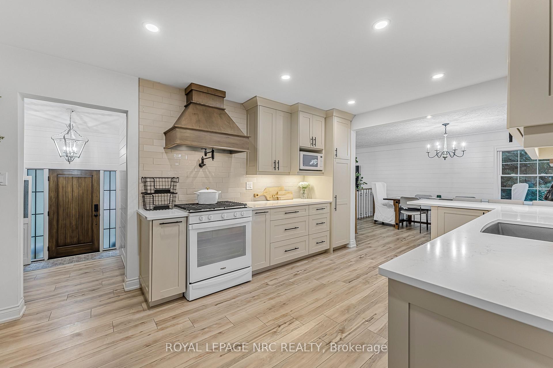 Photo 12 of 17 Damude Drive, Pelham, Fonthill — HOMEH