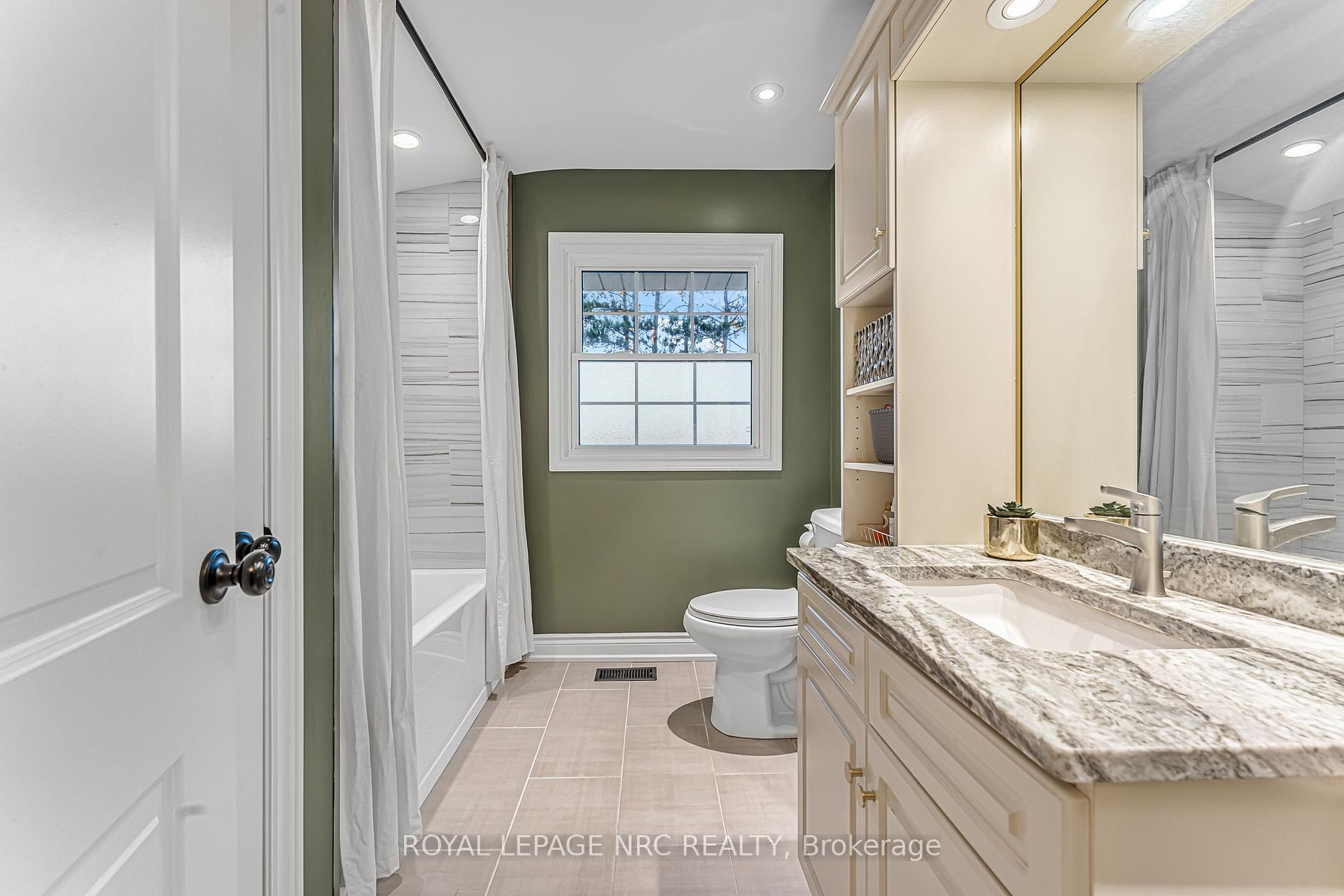 Photo 15 of 17 Damude Drive, Pelham, Fonthill — HOMEH