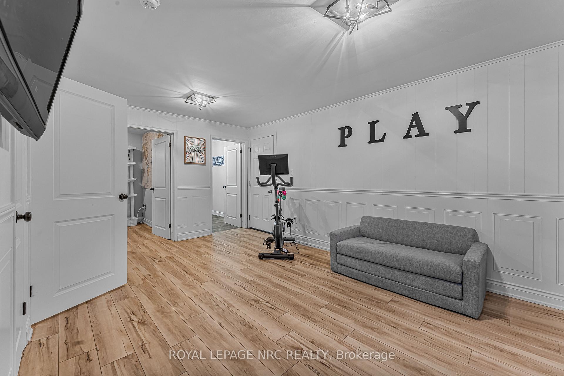 Photo 23 of 17 Damude Drive, Pelham, Fonthill — HOMEH
