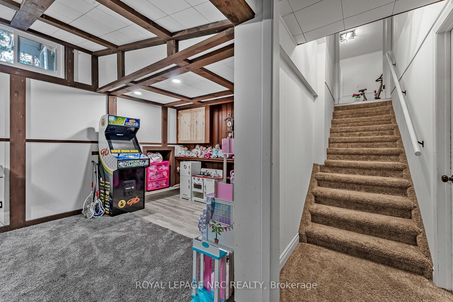 Photo 28 of 17 Damude Drive, Pelham, Fonthill — HOMEH