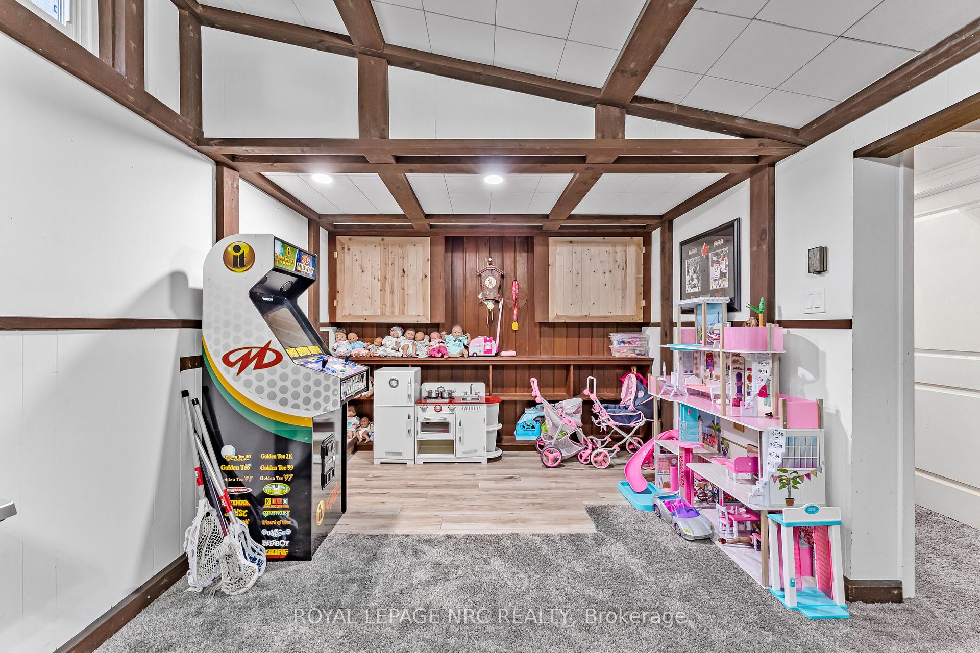 Photo 31 of 17 Damude Drive, Pelham, Fonthill — HOMEH