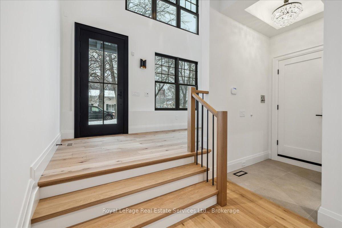 Photo 6 of 68 Navy Street, Oakville, Old Oakville — HOMEH