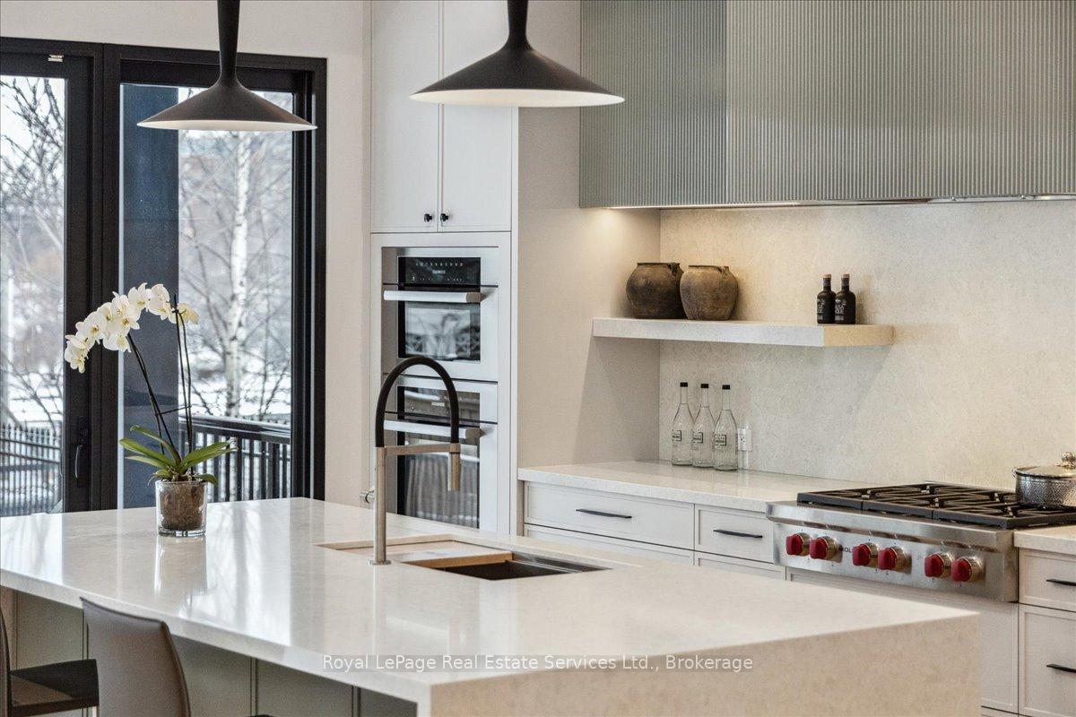 Photo 13 of 68 Navy Street, Oakville, Old Oakville — HOMEH