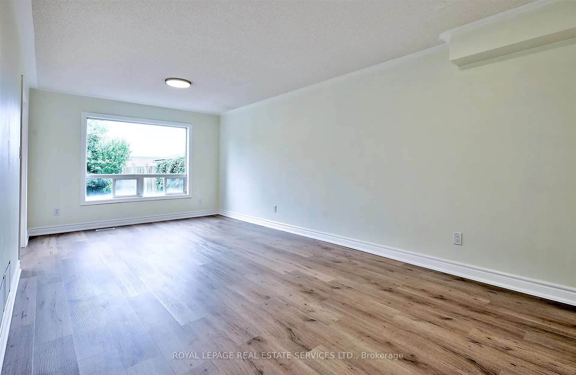 Photo 4 of 57 Westfield Trail, Oakville, River Oaks — HOMEH