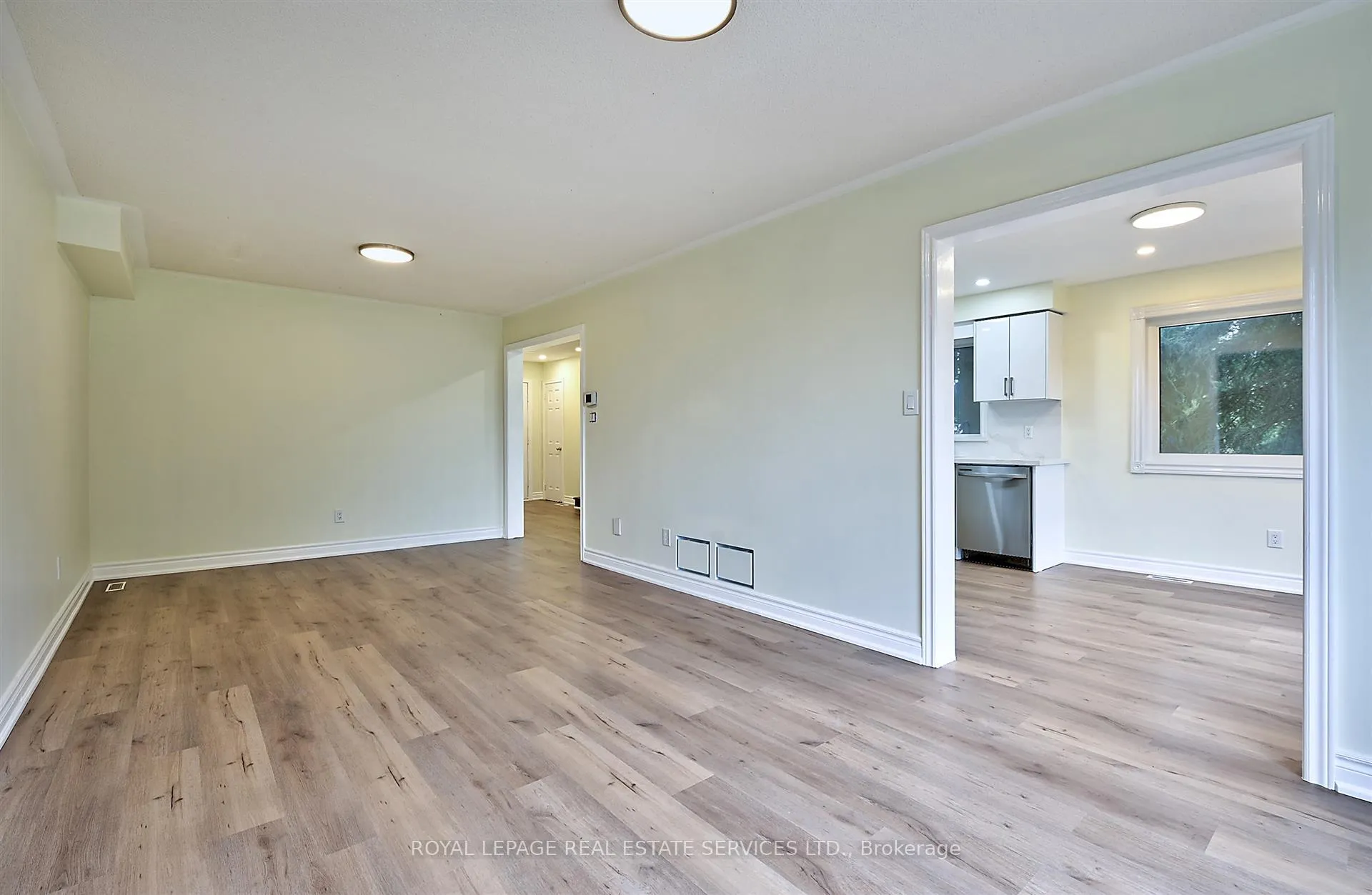 Photo 5 of 57 Westfield Trail, Oakville, River Oaks — HOMEH