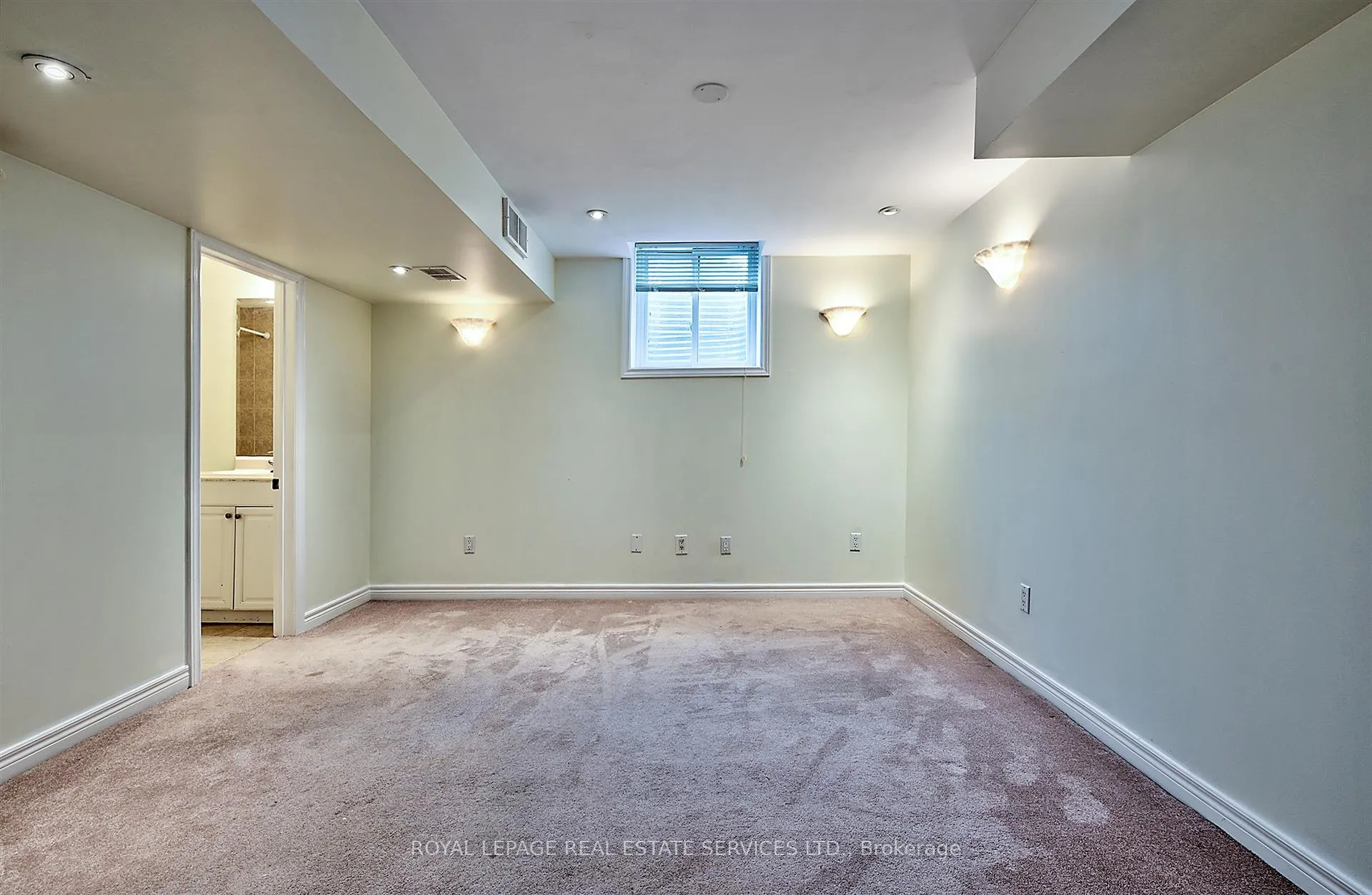 Photo 15 of 57 Westfield Trail, Oakville, River Oaks — HOMEH