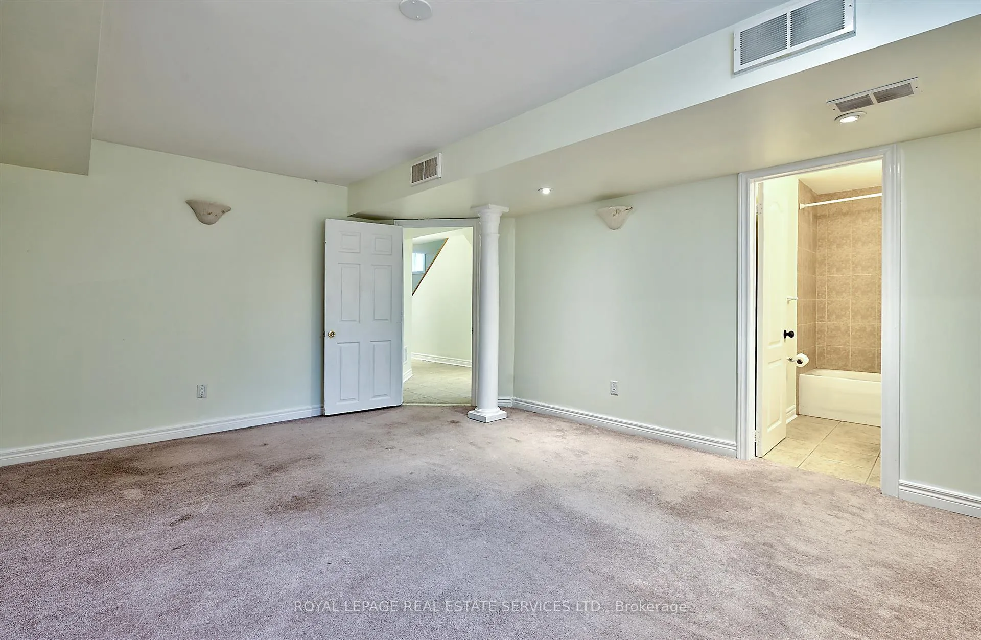 Photo 16 of 57 Westfield Trail, Oakville, River Oaks — HOMEH