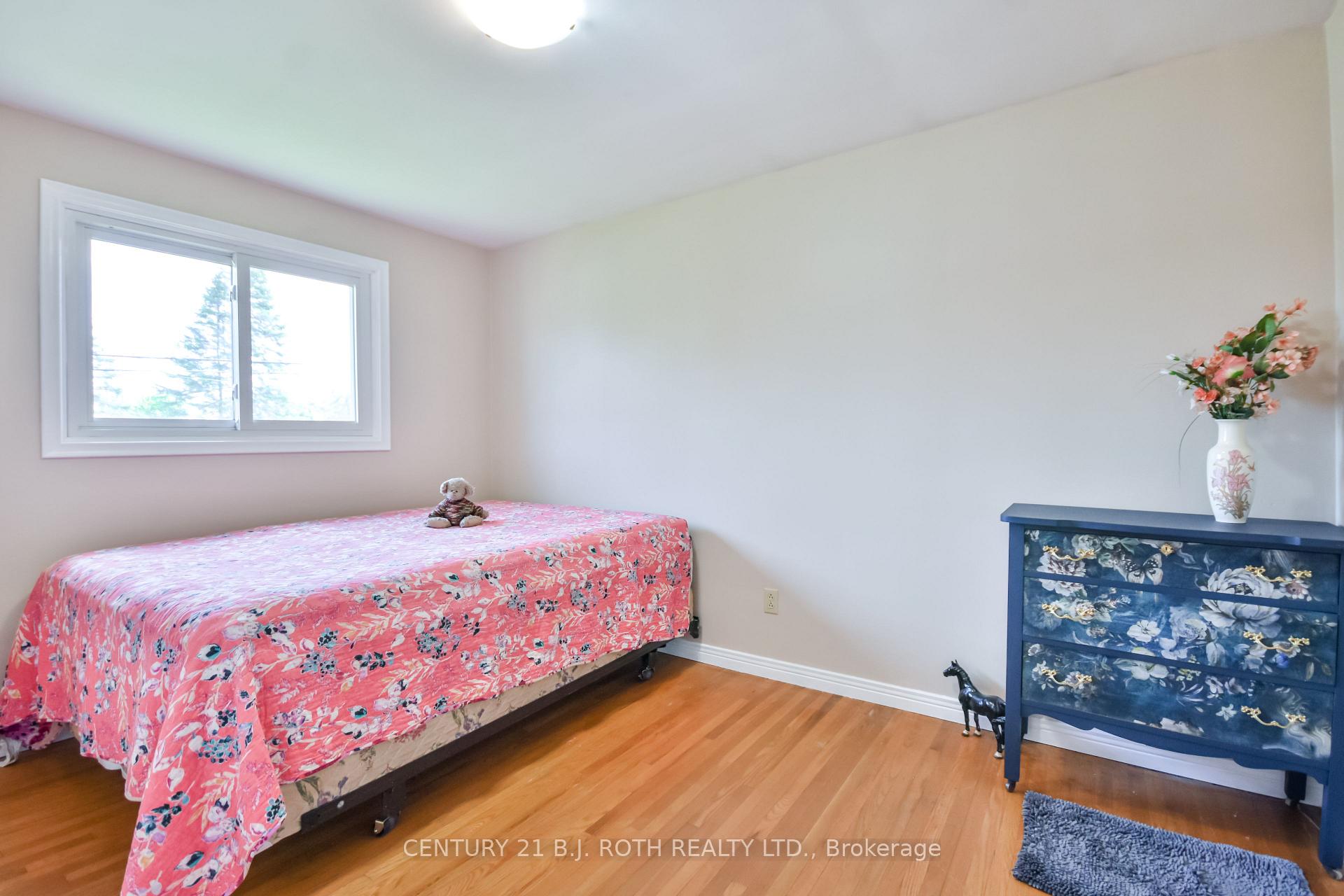 Photo 17 of 61 Second Street, Orillia — HOMEH
