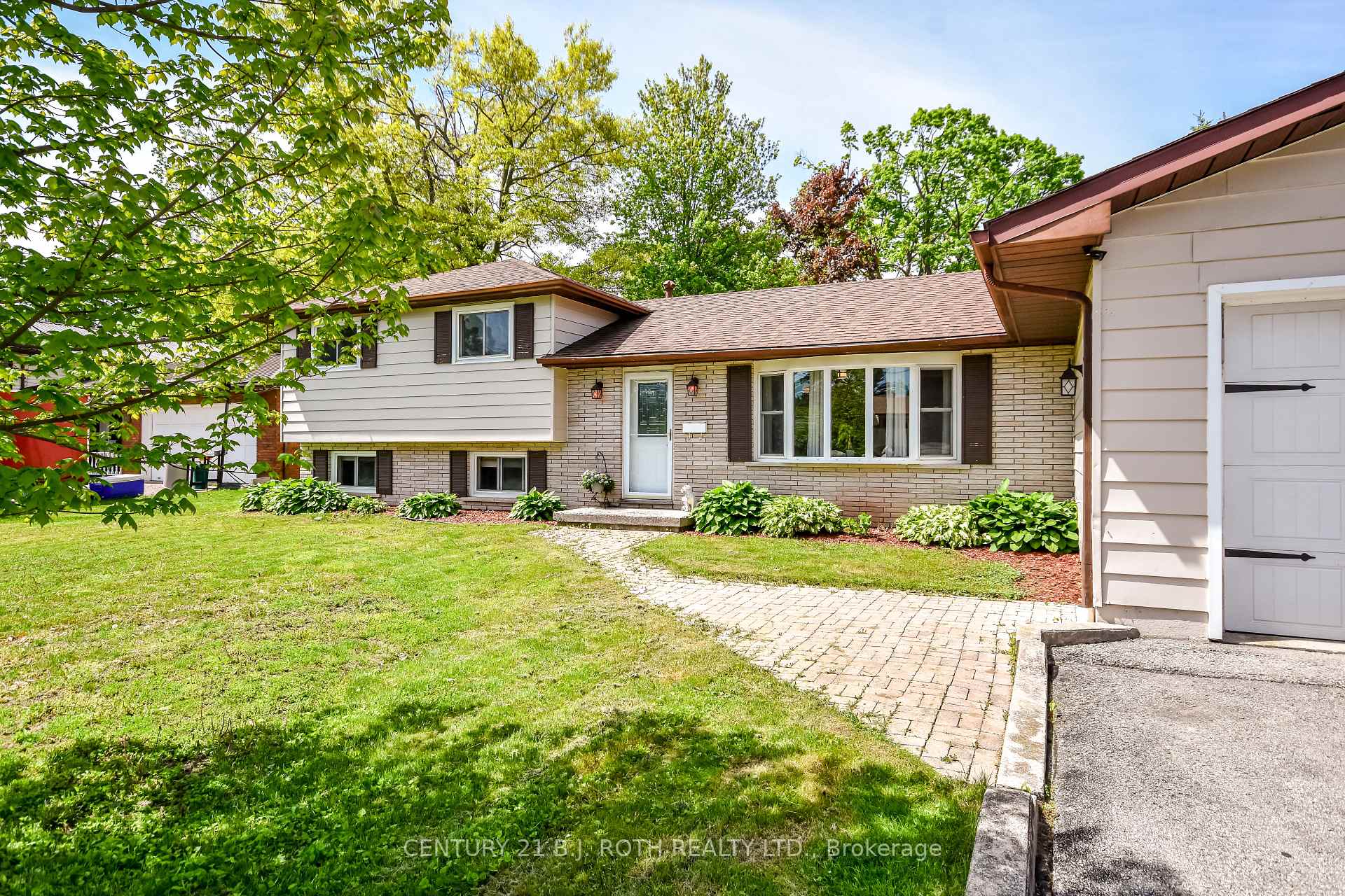 Photo 43 of 61 Second Street, Orillia — HOMEH