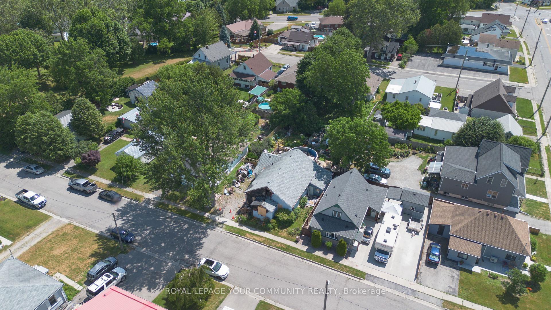 Photo 1 of 5 Hiawatha Street, Norfolk, Simcoe — HOMEH