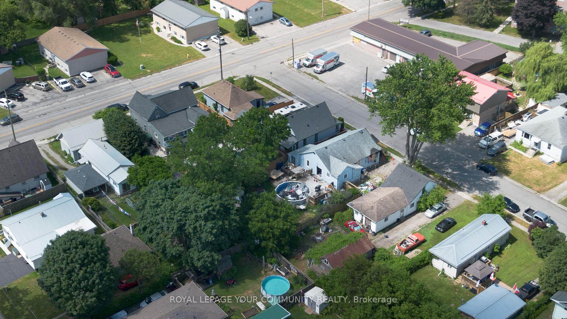 Photo 3 of 5 Hiawatha Street, Norfolk, Simcoe — HOMEH