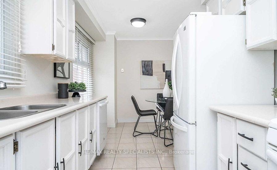 Photo 11 of 66 Laurier Avenue, Milton, Bronte Meadows — HOMEH