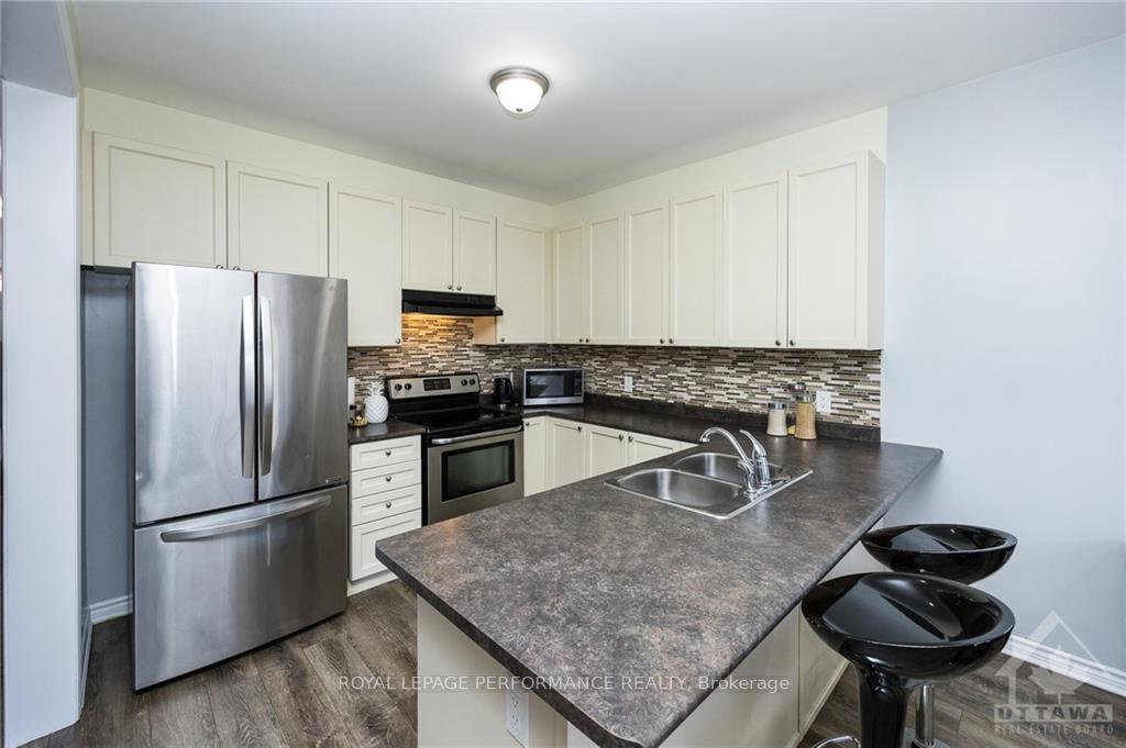 Photo 12 of 535 Sunlit Circle, Ottawa, Notting Hill/Summerside — HOMEH