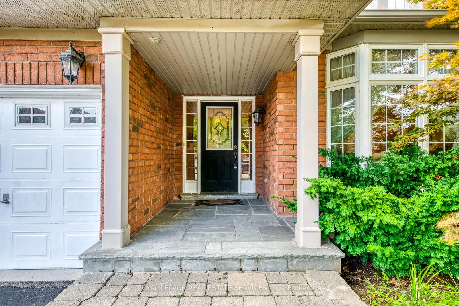 Photo 3 of 157 Creek Path Avenue, Oakville, Bronte — HOMEH