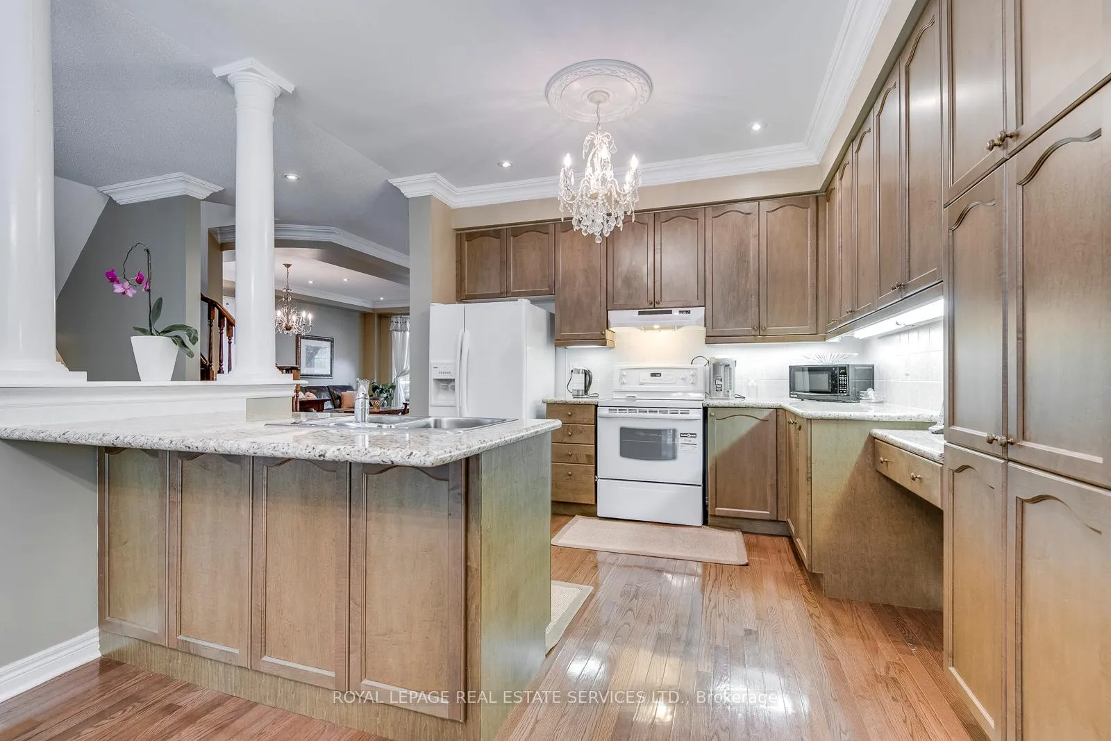 Photo 13 of 157 Creek Path Avenue, Oakville, Bronte — HOMEH