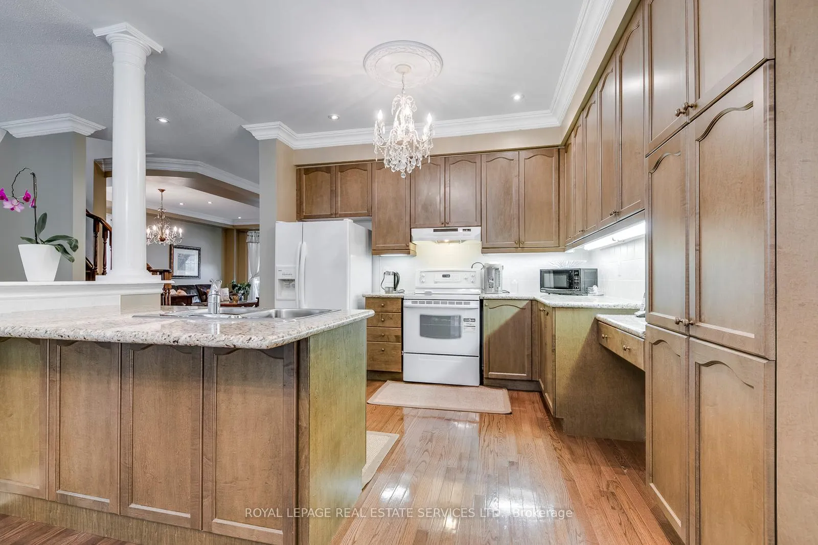 Photo 14 of 157 Creek Path Avenue, Oakville, Bronte — HOMEH