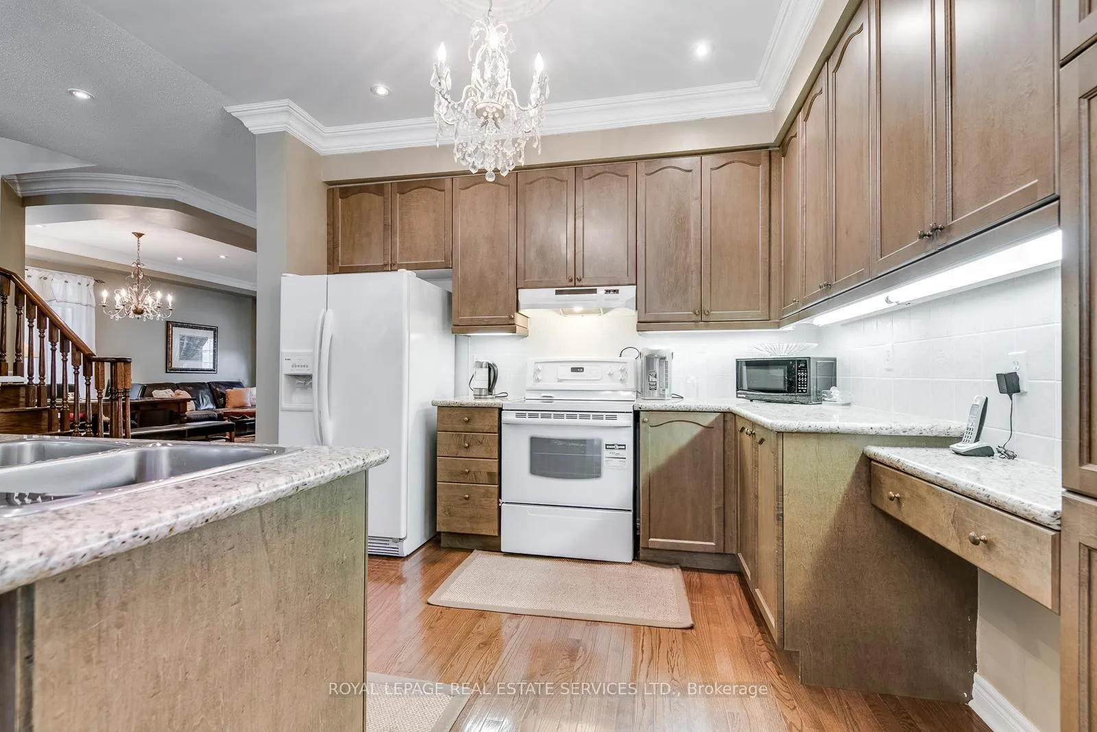 Photo 15 of 157 Creek Path Avenue, Oakville, Bronte — HOMEH