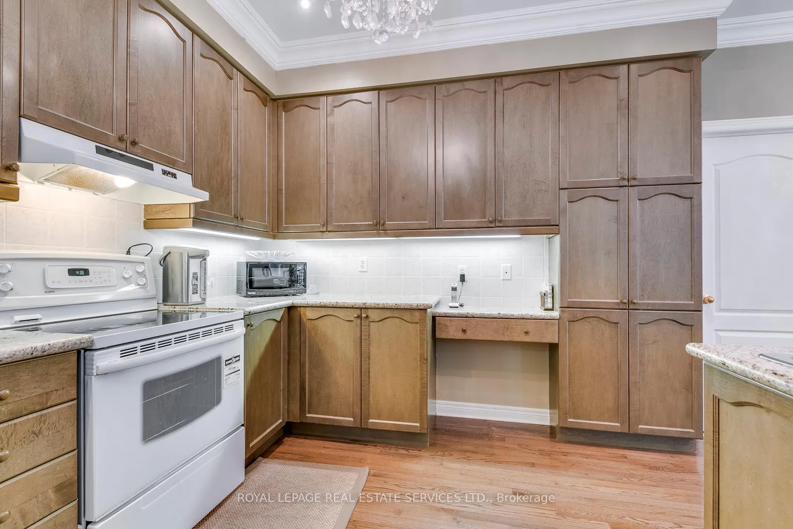 Photo 17 of 157 Creek Path Avenue, Oakville, Bronte — HOMEH