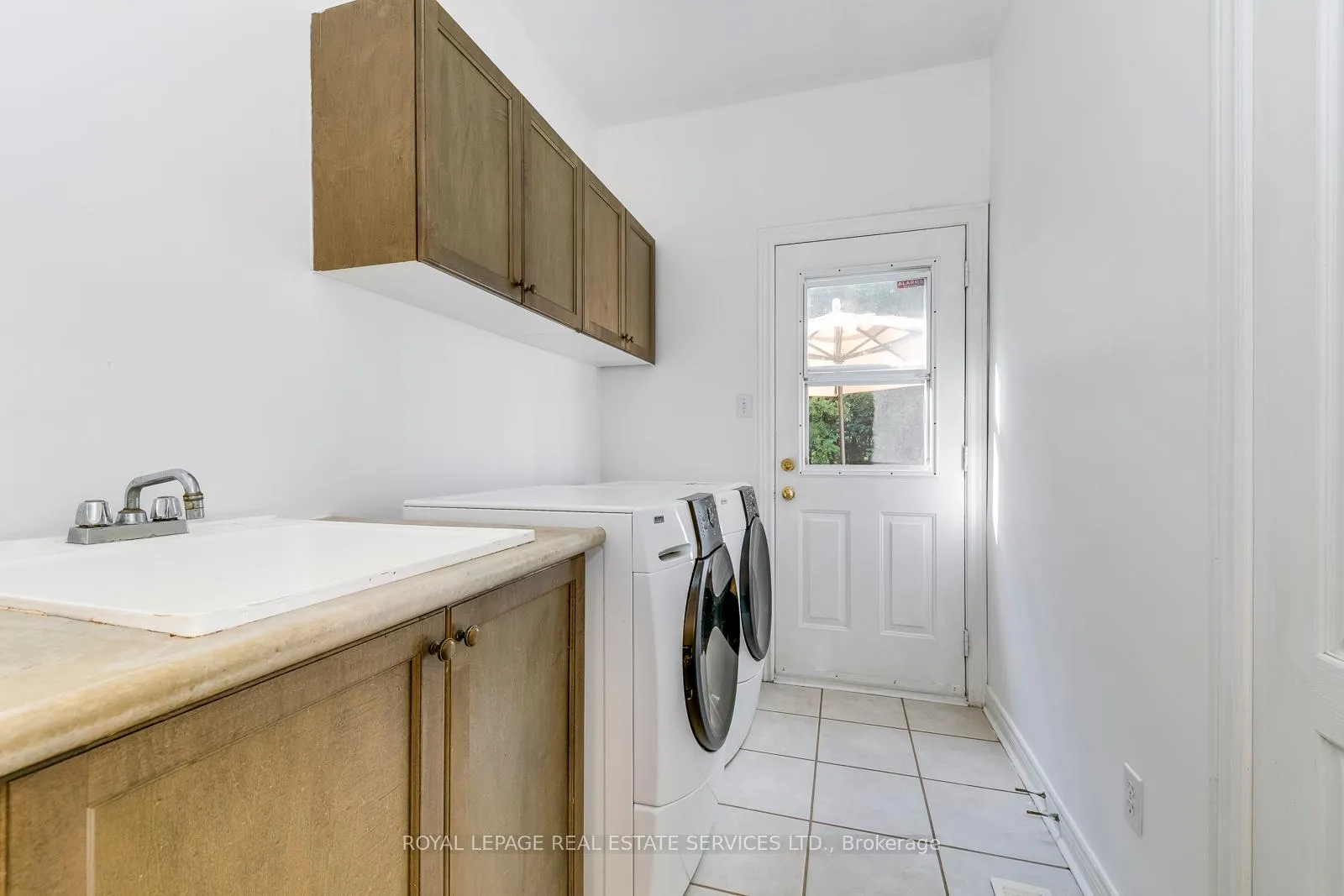 Photo 21 of 157 Creek Path Avenue, Oakville, Bronte — HOMEH