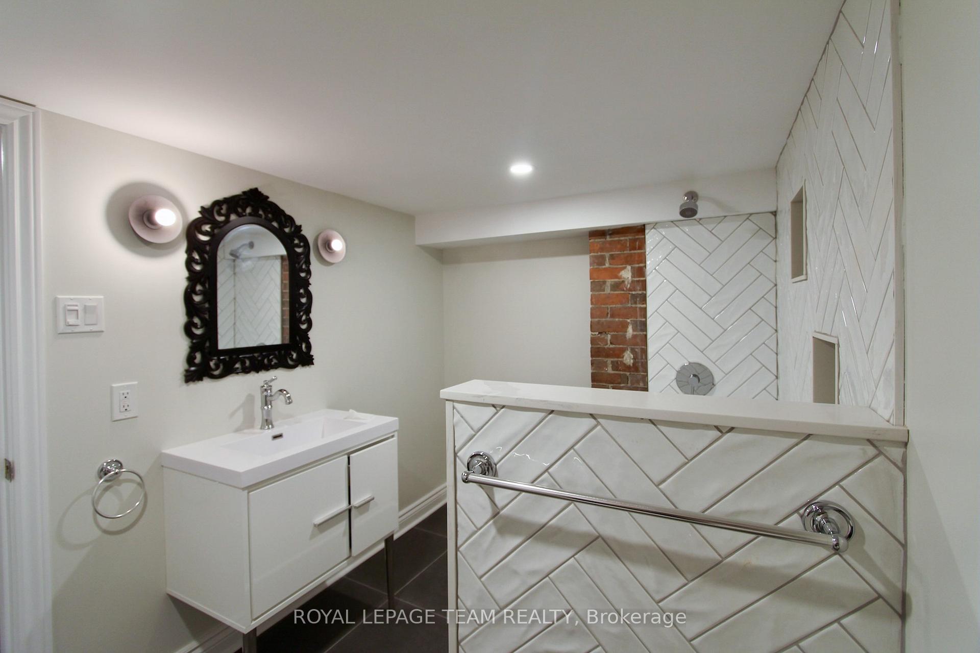 Photo 11 of Unit B, 620 Cooper Street, Ottawa, Ottawa Centre — HOMEH