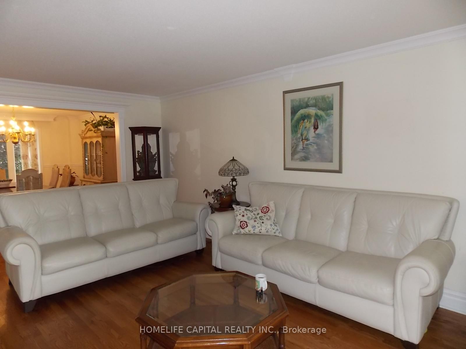 Photo 3 of 1804 Robinwood Place, Ottawa, Chapel Hill — HOMEH